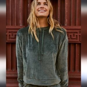 Summersalt The Plush Velour Hoodie in Olive, sz small